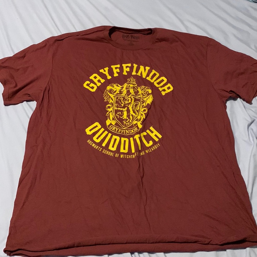 Harry Potter Gryffindor quidditch t-shirt. Size 2X. Color Maroon w/gold letters